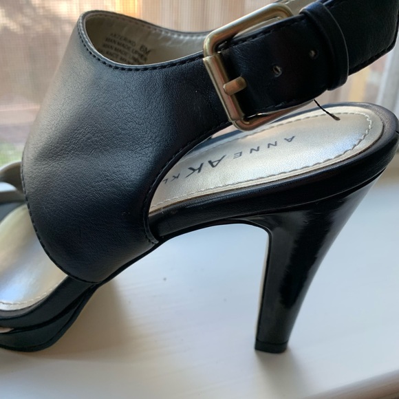 Black and White dressy AK Open Toe Heel - Picture 6 of 7